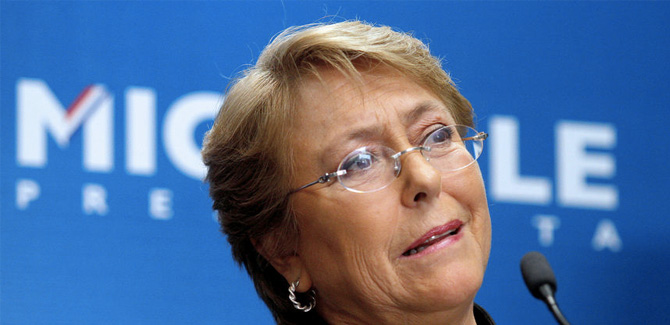 Menciones negativas de la ex presidenta Bachelet aumentan a un 61% en redes sociales